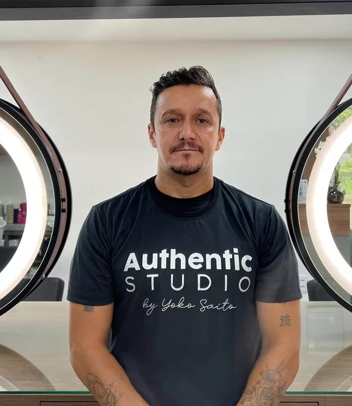 Especialistas - Jean Saito Visagista