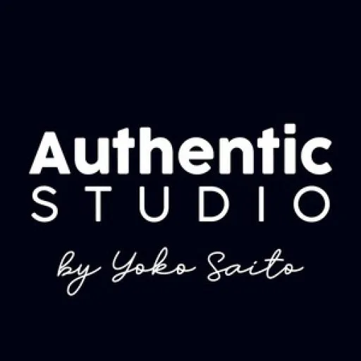 Cartão de visita quadrada fundo preto para página de indexação - Authentic Studio Asa Norte